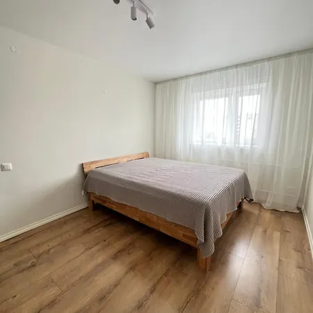 Narva, Kivilinna 13 *